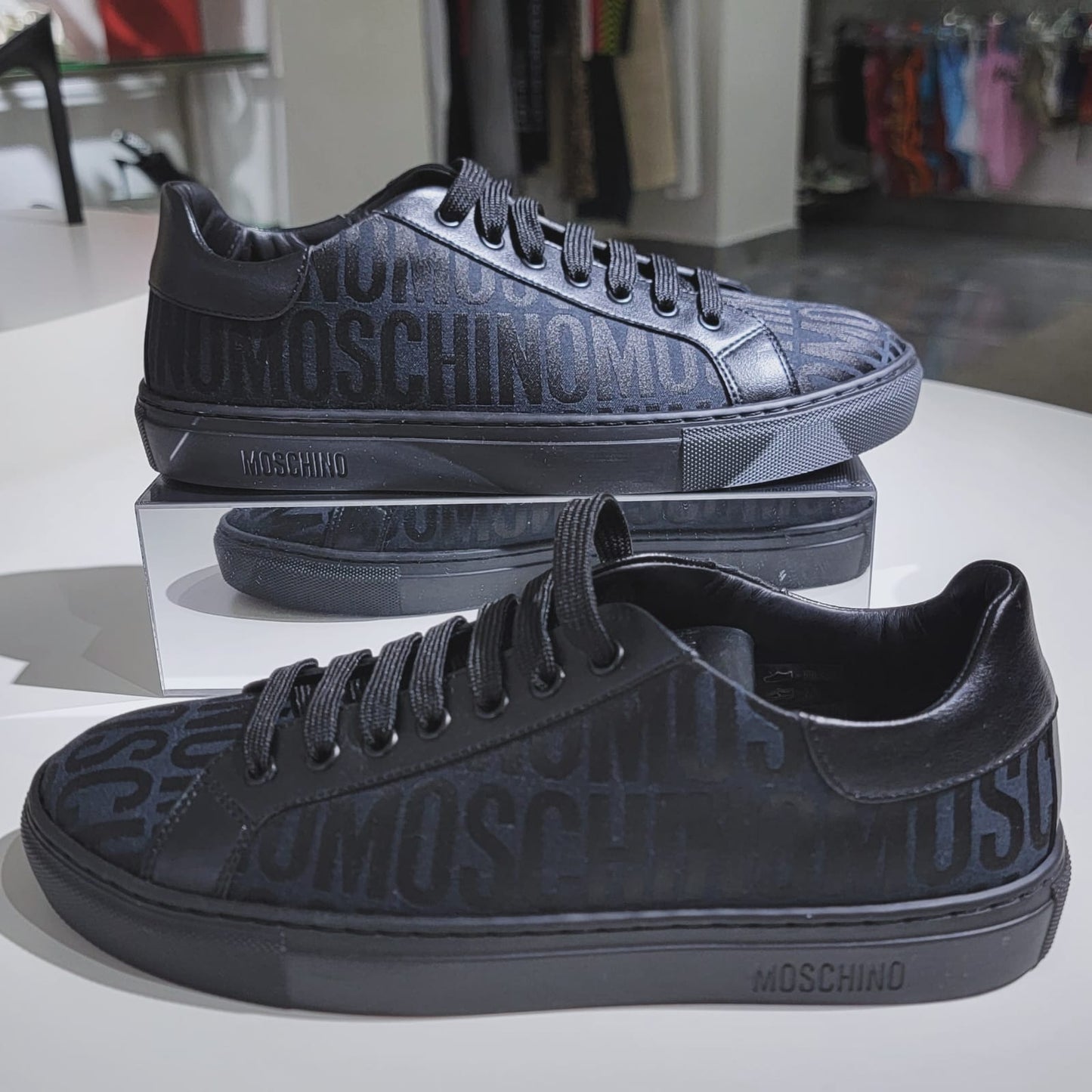 Tenis Moschino